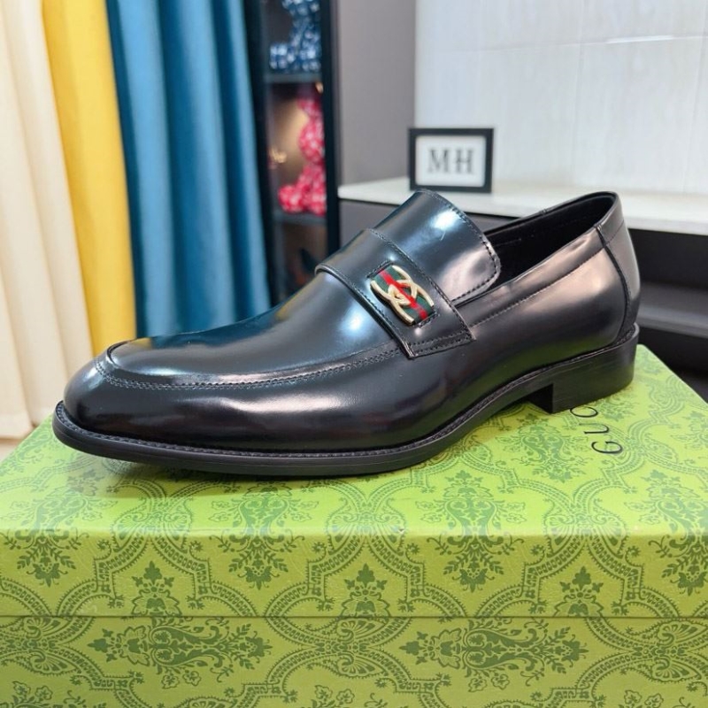 G*u*i leather shoes